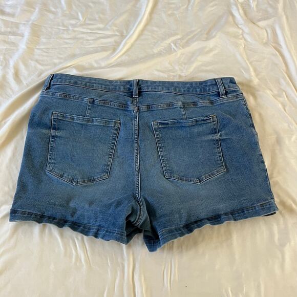 Lane Bryant Plus Sz 24 3.5 inch Inseam High Rise Denim Jean Shorts - Picture 2 of 6